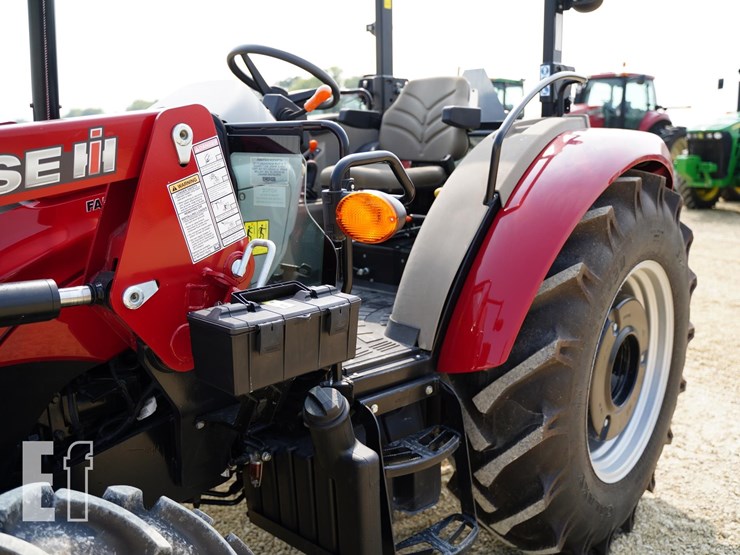 2022-case-ih-farmall-75a-image-11