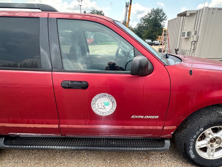 2005-ford-explorer-image-19
