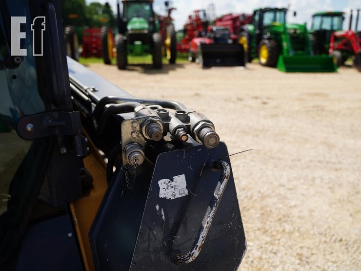 2015-deere-333e-image-26