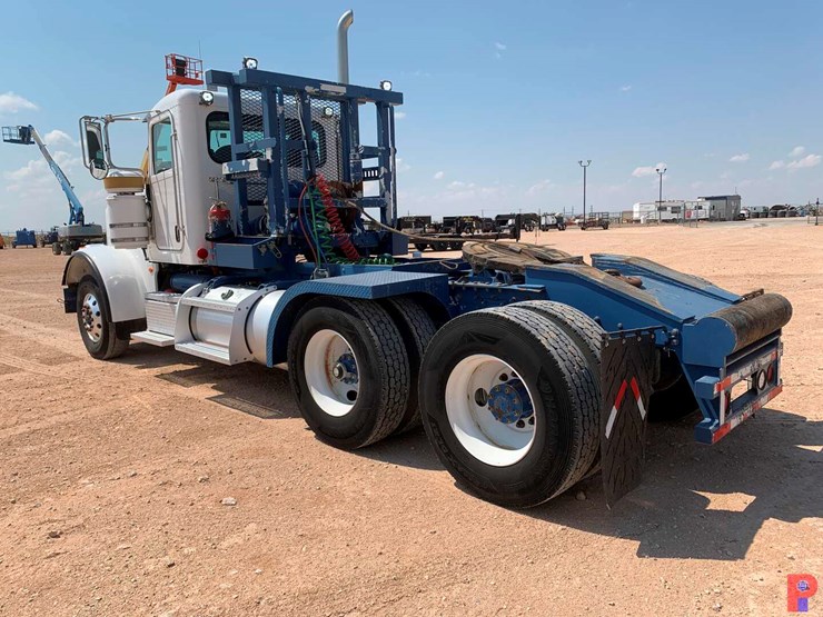 2013-peterbilt-367-image-15