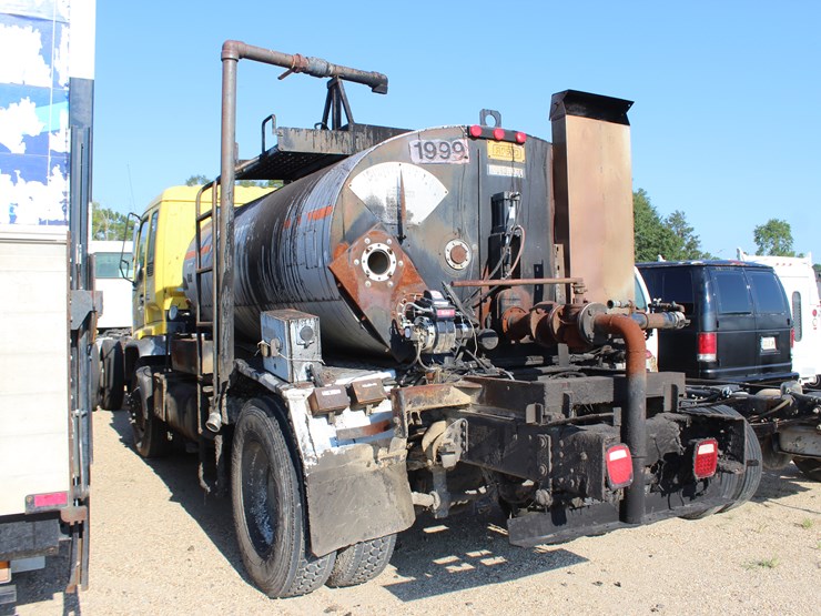 1998-gmc-7500-image-2
