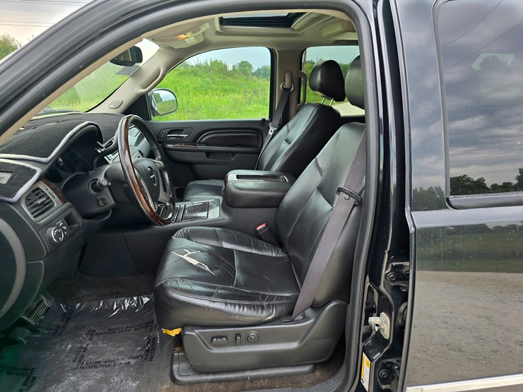 2011-gmc-yukon-xl-image-53