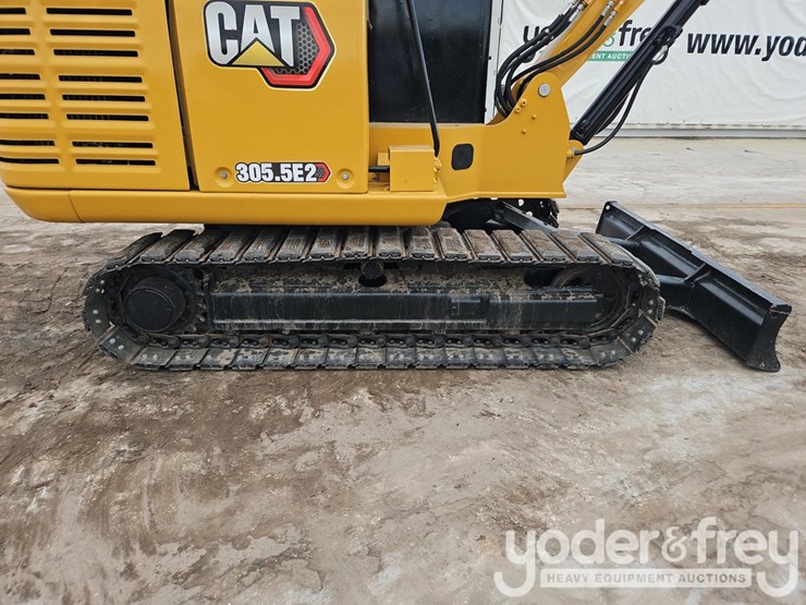 2021-caterpillar-305.5-image-7
