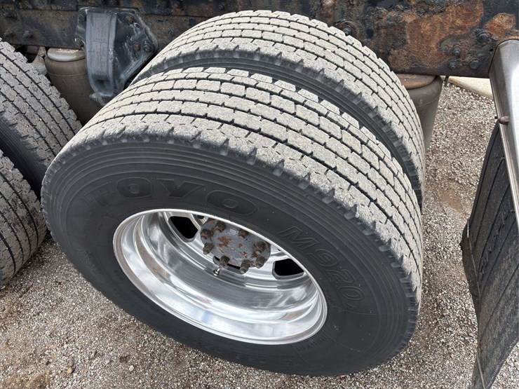 2013-kenworth-t660-image-5