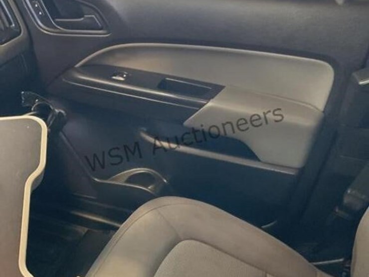 2015-chevrolet-colorado-image-21