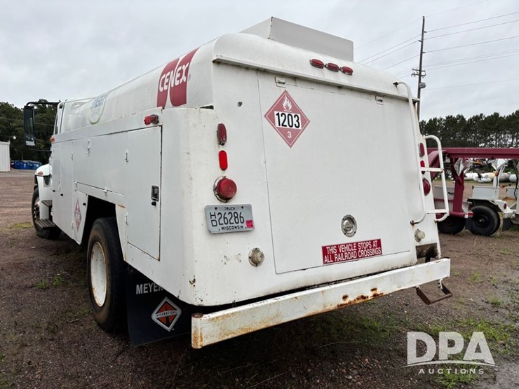 2002-international-durastar-4400-image-7