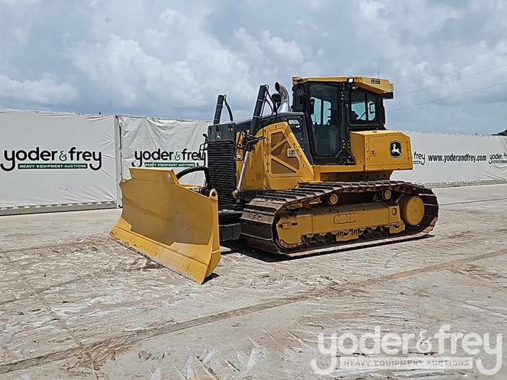 2022-deere-850l-lgp-image-2