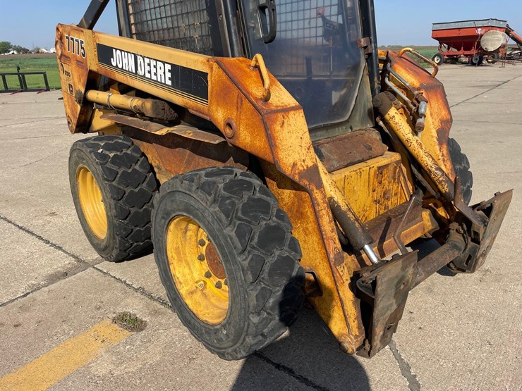 john-deere-10-image-11