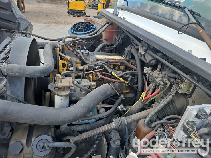 2004-caterpillar-3126-image-22