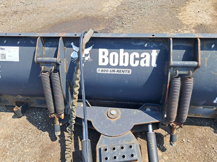 bobcat-84"-hydraulic-angle-snow-plow-image-3