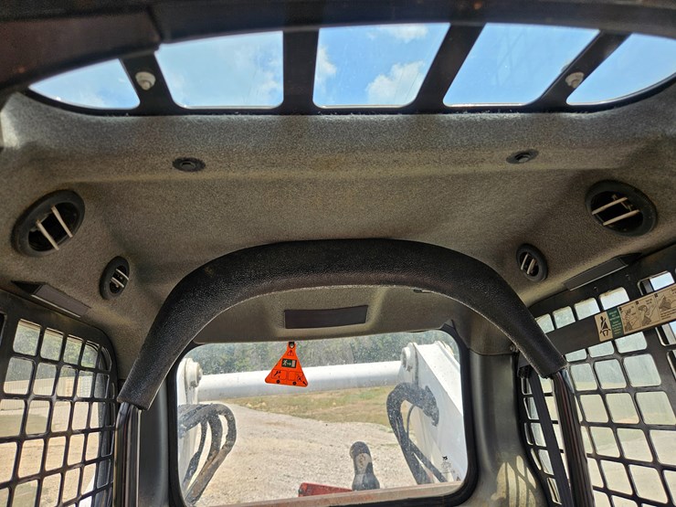 2019-bobcat-t870-image-33