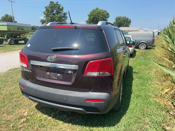 2011-kia-sorento-image-3