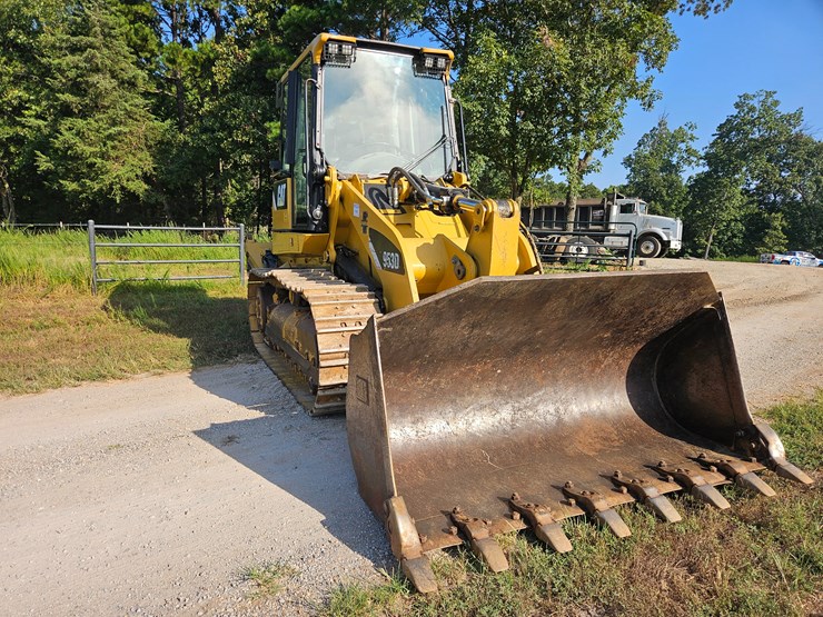 2014-caterpillar-953d-image-30