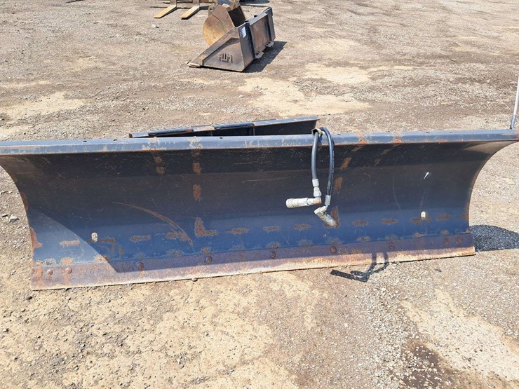 bobcat-84"-hydraulic-angle-snow-plow-image-1