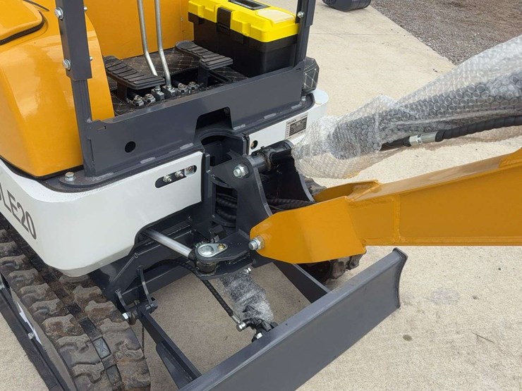 sdlanch-sdle20-mini-excavator-image-9