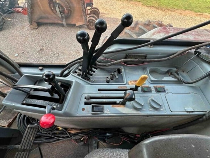 case-7130-tractor-image-27