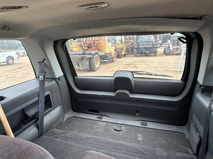 2005-ford-explorer-image-30