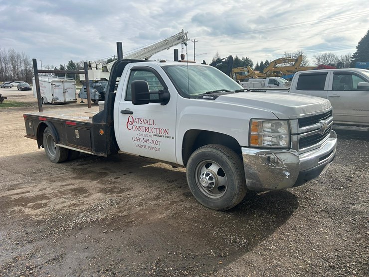2009-chevrolet-silverado-3500hd-image-8