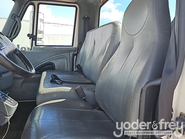 2006-international-durastar-4300-image-24
