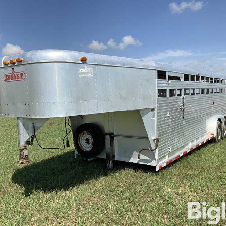 1995 Sooner T/A Livestock Trailer