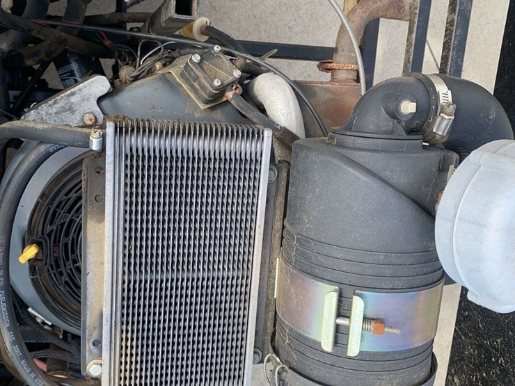 dixie-chopper-xt3200-zero-turn-mower-image-18