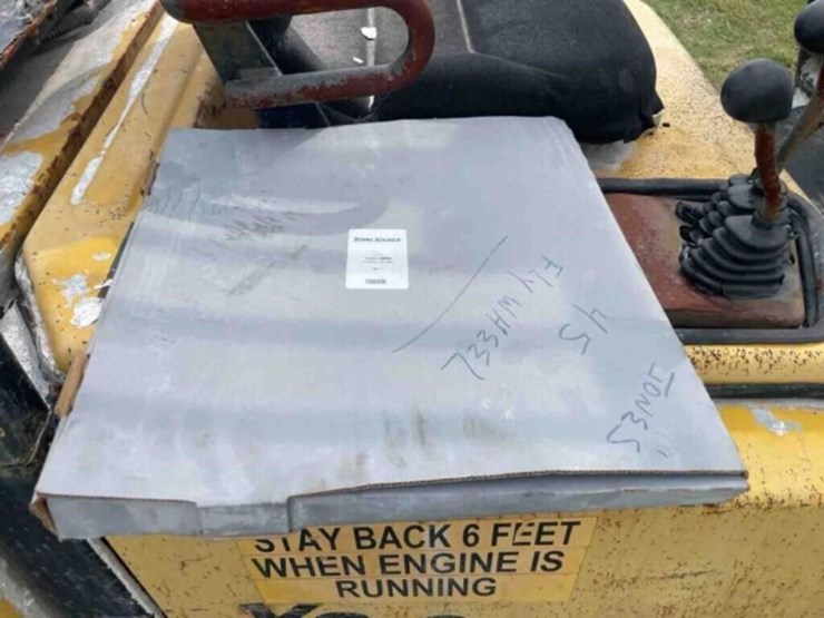 yale-hard-tire-fork-lift,-4ft-forks,-lp,-image-3