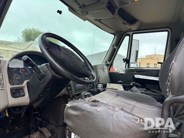 2013-international-durastar-4400-image-58