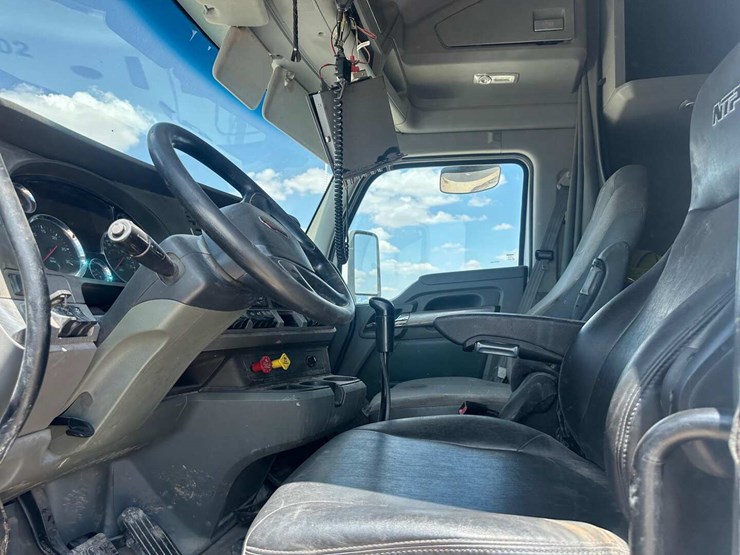 2015-kenworth-t680-image-6
