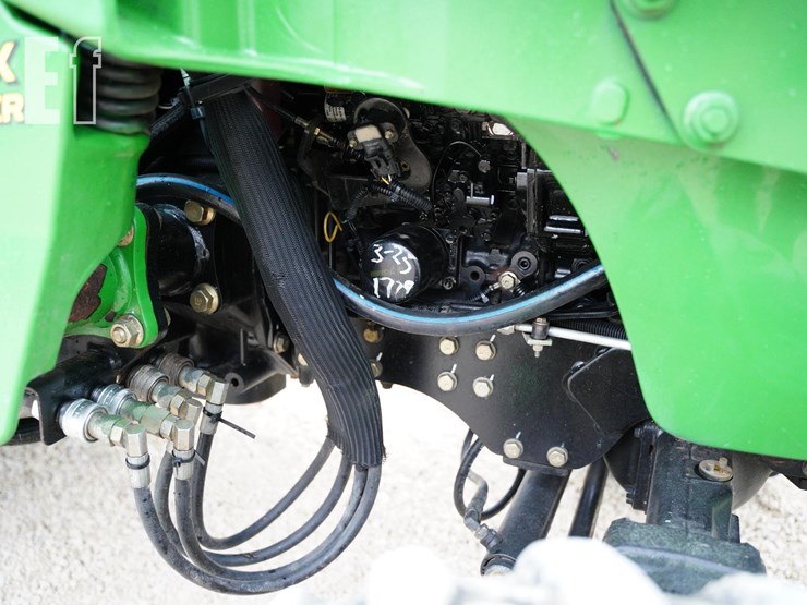 2007-john-deere-3320-image-22