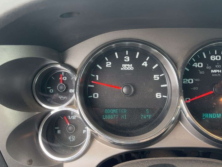 2011-chevrolet-silverado-image-29