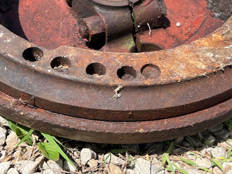 john-deere-model-g-flywheel-image-6