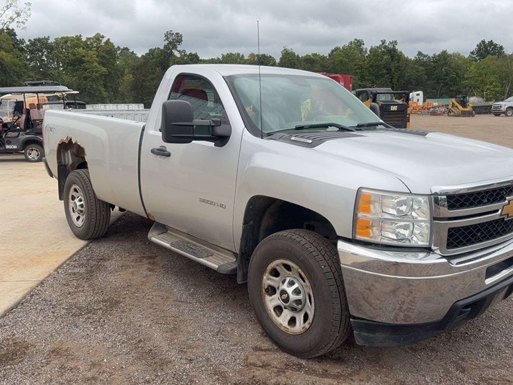 2012-chevrolet-silverado-3500hd-image-2