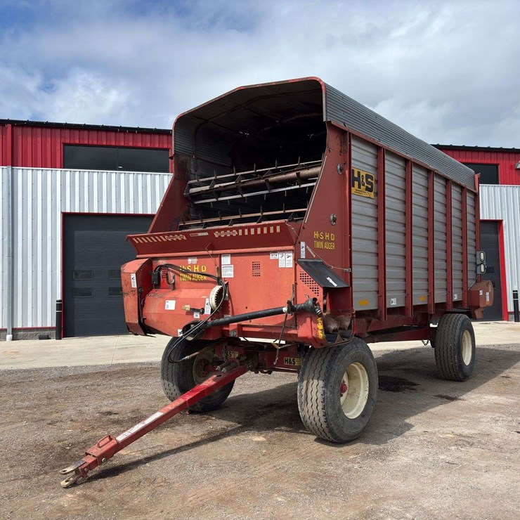 H&S HD Twin Auger 18' Forage Wagon