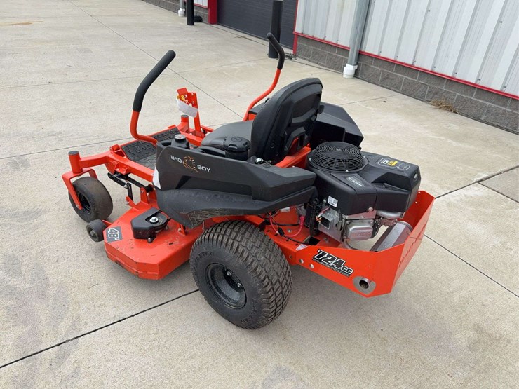 2023-bad-boy-724cc-magnum-zero-turn-mower-image-4