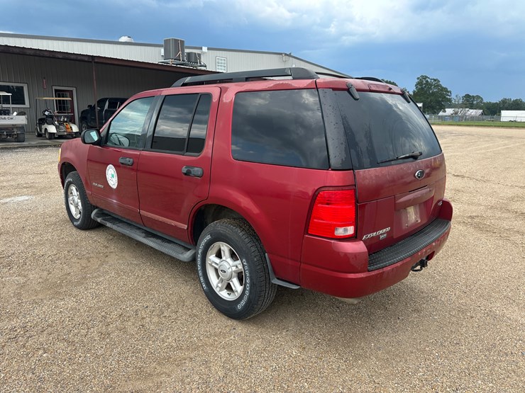 2005-ford-explorer-image-4