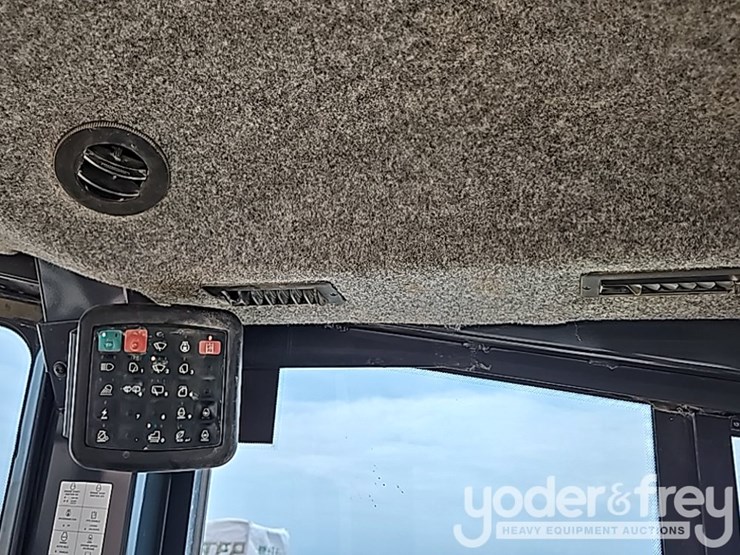 2018-deere-850k-lgp-image-68