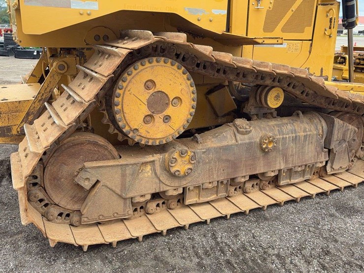 2013-caterpillar-d6t-xw-image-17