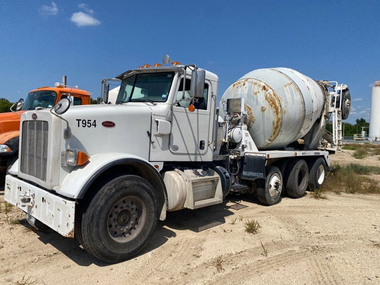 2015-peterbilt-365-image-1