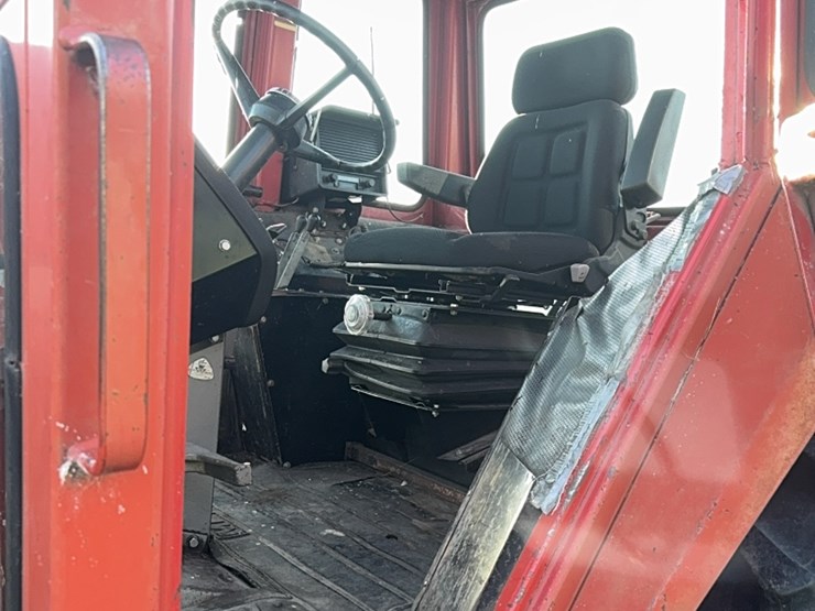 massey-ferguson-1135-image-16