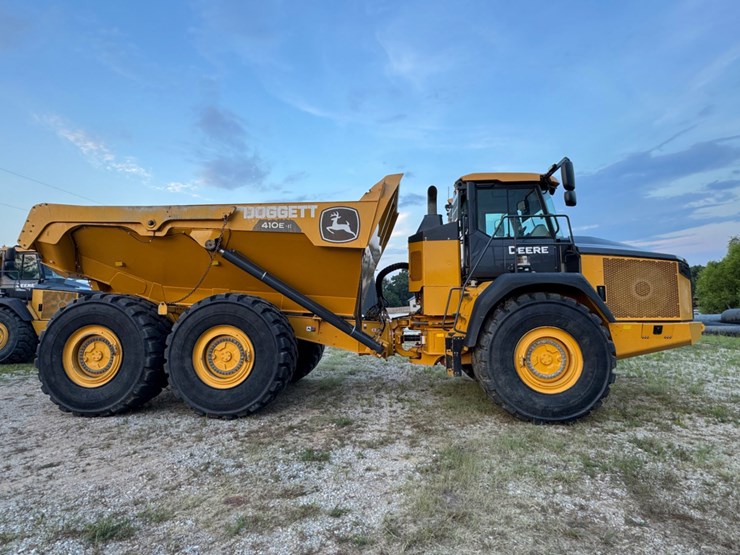 2022-deere-410e-image-4