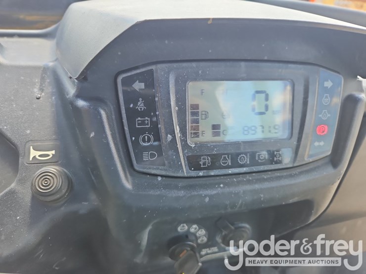 2022-kubota-rtvx1140-image-22