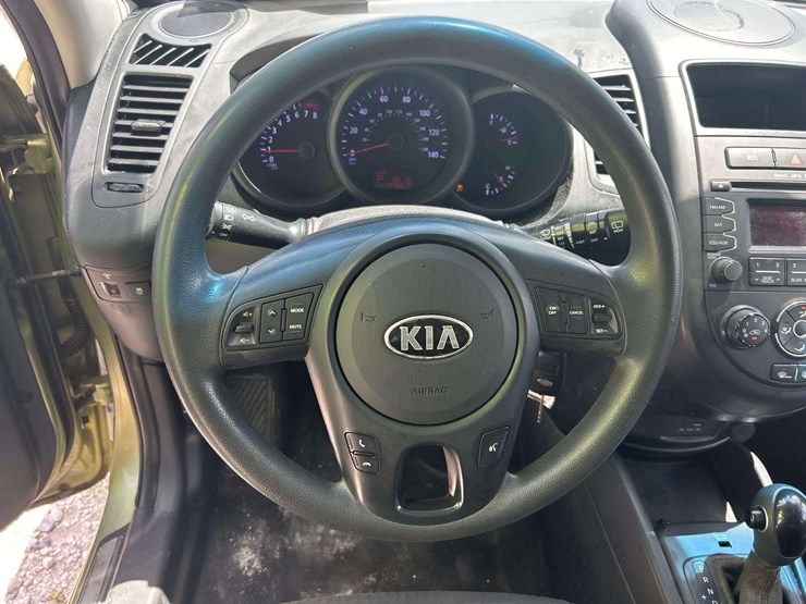 2013-kia-soul-hatchback-image-11