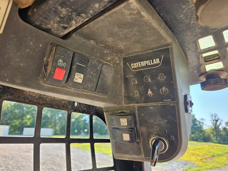 2004-caterpillar-236b-image-32
