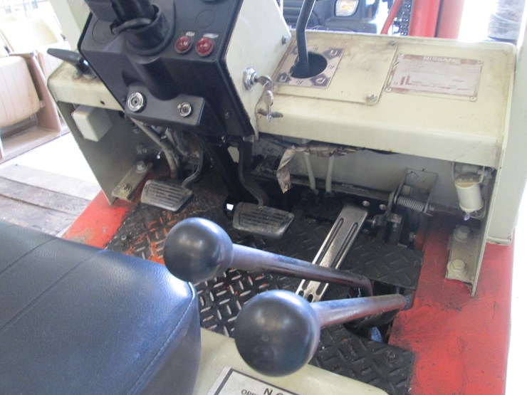 #12-•-#26939-•-nissan-14-3000lb-pneumatic-tire-forklift-nf01m14-image-18