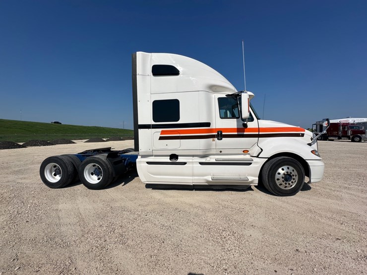 2017-international-prostar-image-4