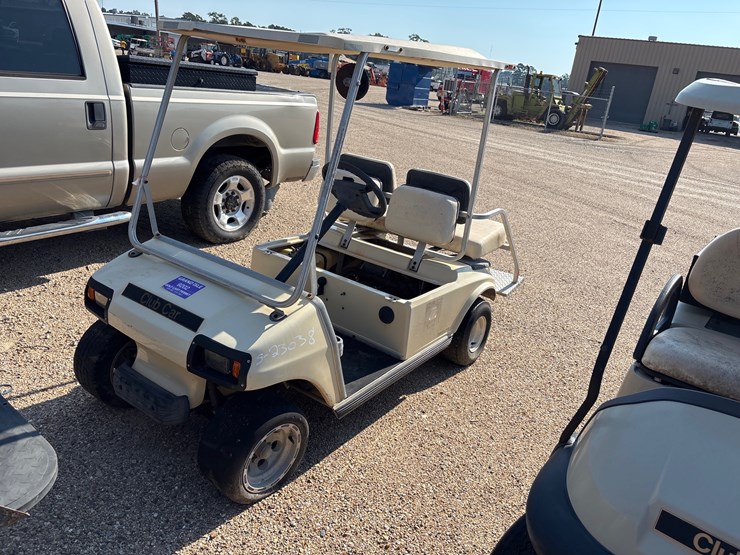 #23038-•-club-car-golf-cart,-gas-powered-|-parts-or-repair-image-1