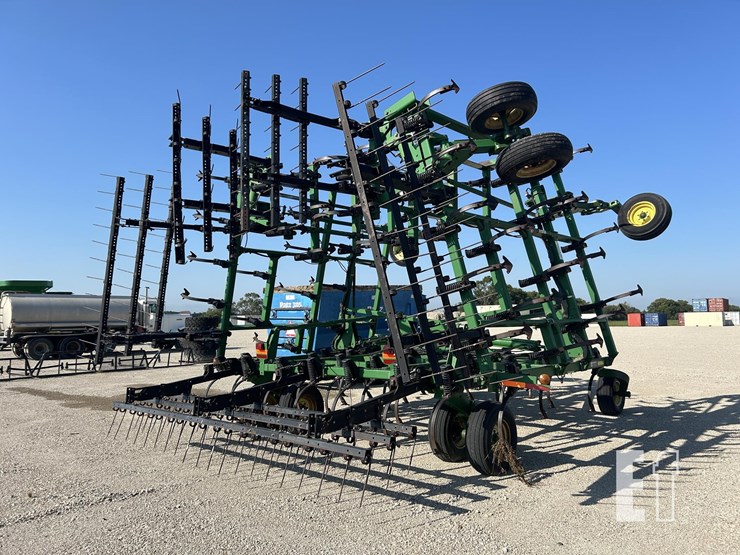 2004-john-deere-2210-image-5