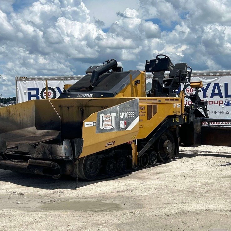 2012 Caterpillar AT1055E Track Asphalt Paver