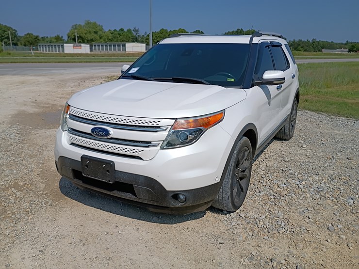 2013-ford-explorer-image-1