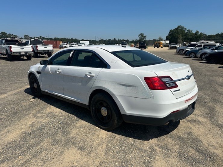 #23002-•-2017-ford-taurus-image-4